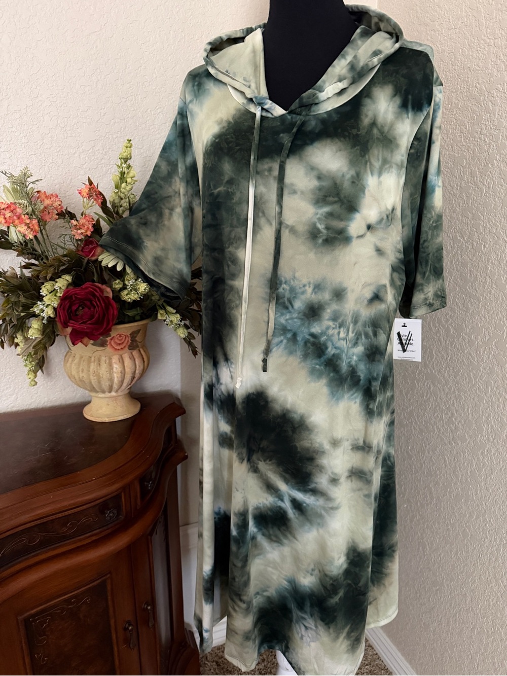 Vibe Sportswear Green Tie-Dye Hooded Midi Dress